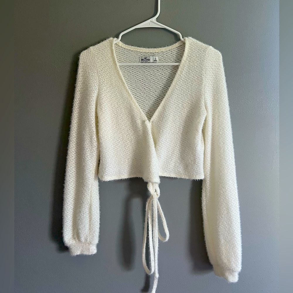Super Soft Hollister Wrap Sweater with tie, Size Small